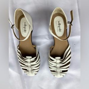 Softspots, white, size 8, in great condition.